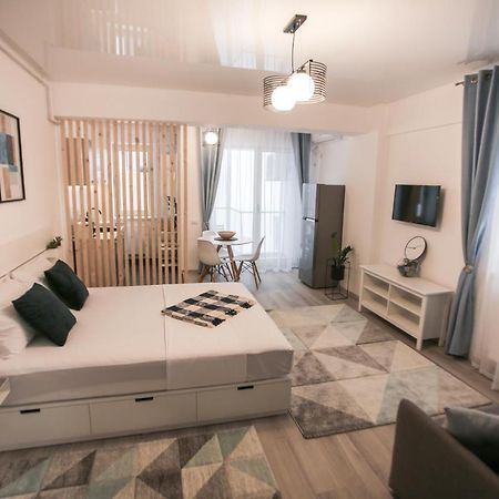 Premium Studios Mamaia Nord - Marea La 50M Navodari Exterior photo